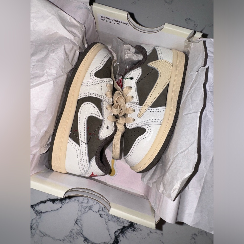 Jordan 1 Low Travis Scott Mocha
